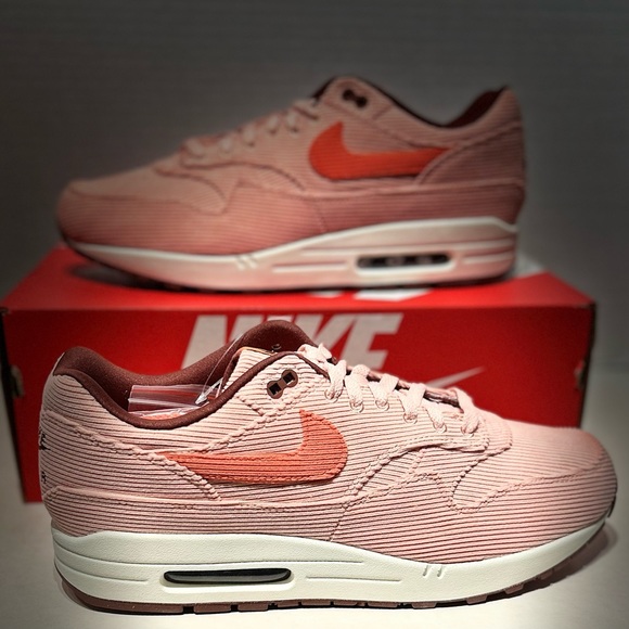 Nike • Air Max • PRM Corduroy Coral Stardust
